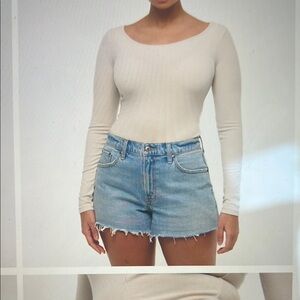 Abercrombie Curve Love High Rush 90s Cutoff Short